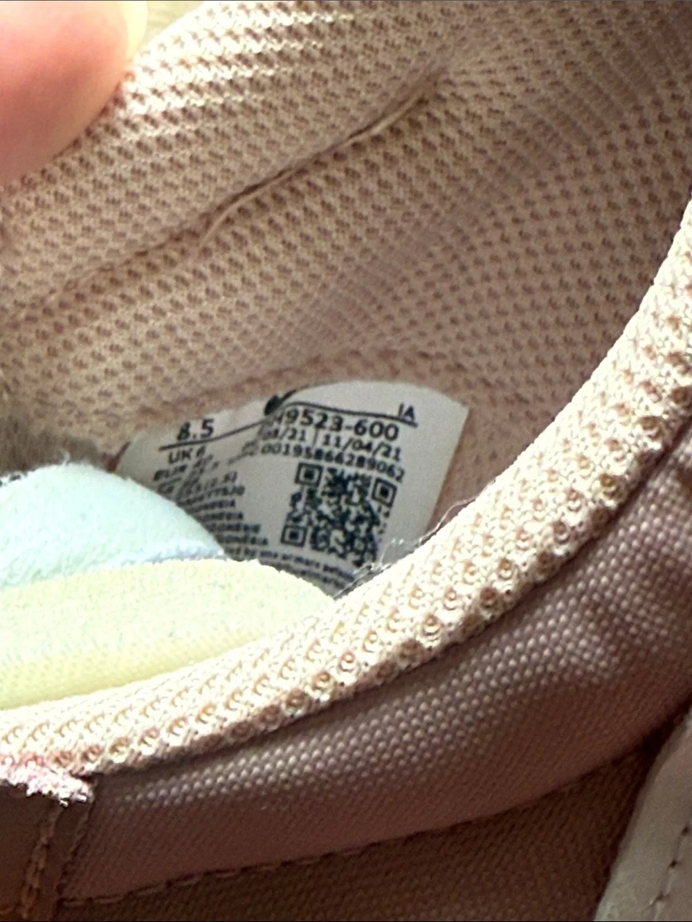 Nike Women's Dusty Pink Low-Top Sneakers Size 8.5